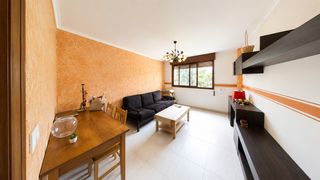 Appartement  Rúa travesía de vigo. Piso de 4 dormitorios con garaje, ascendor y trastero cerca de l