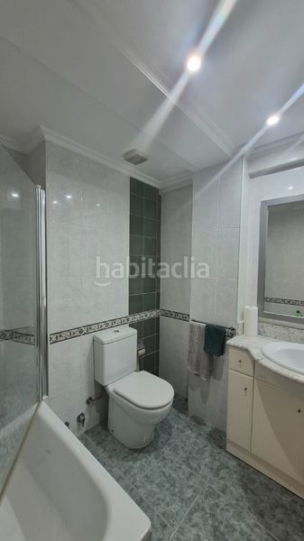 Foto 39a4b2d4-63d3-4f71-b1fd-e26f6c00a9c7. Rent flat in avenida de castrelos 14 in As Travesas - Balaidos Vigo