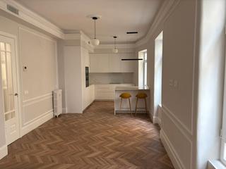 Location Appartement à Calle del alcalde sainz de baranda 22. Directamente luminoso y tranquilo a estrenar a menos de 200 metr