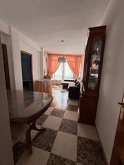 Miete Etagenwohnung  Calle cariñena. Piso de temporada en almuñécar · 2 hab · 3ª planta · verano 2026