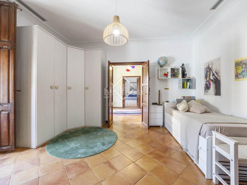 Foto 25729363-ea79-4442-a124-ce1403275b0e. Xalet amb calefacció piscina a Rocafort