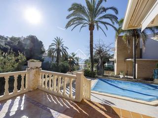 Xalet a El Faro. Casa de 6 dormitorios en venta en cullera, valencia