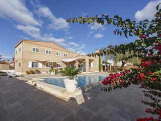 Chalet à La Conarda. Casa en excelentes condiciones de 6 dormitorios en venta en la e