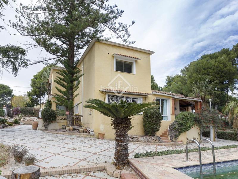 Foto 4811d9f8-cff3-4c92-b153-d44b9964f6e4. Chalet avec chauffage parking piscine dans La Cañada Paterna