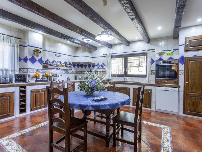 Foto 66d1178f-6331-4131-824e-7dc7faf961f3. Chalet con riscaldamento parcheggio piscina in Alfinach - Monasterios Puçol