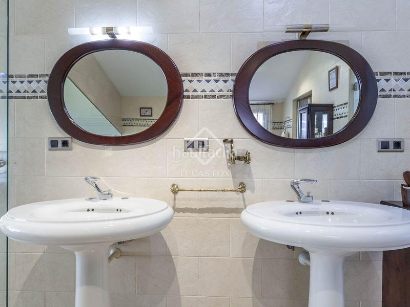 Foto 8b44acf1-f705-4747-b807-fd4b51a56cc3. Chalet con riscaldamento parcheggio piscina in Alfinach - Monasterios Puçol