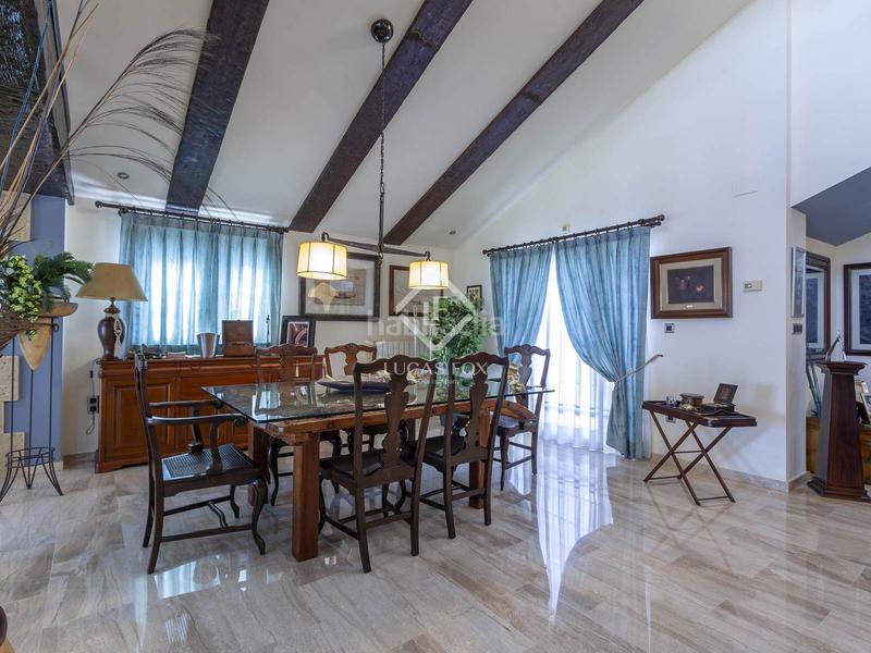 Foto ad9db791-1a71-418a-a132-c38acc0bd443. Chalet con riscaldamento parcheggio piscina in Alfinach - Monasterios Puçol