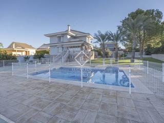 Xalet a Riba - roja de Túria. Casa de 6 dormitorios en venta en la eliana, valencia
