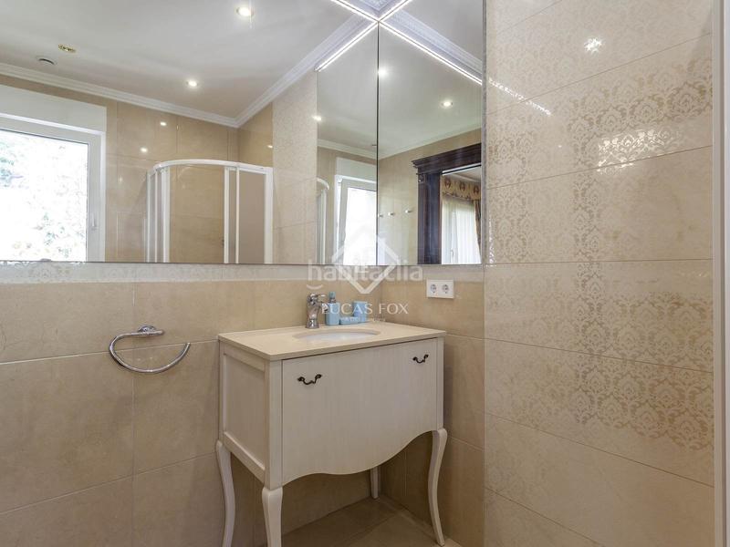 Foto 5868a65c-2113-4948-8924-fe261d6ff9f8. Xalet amb calefacció aparcament piscina a Rocafort