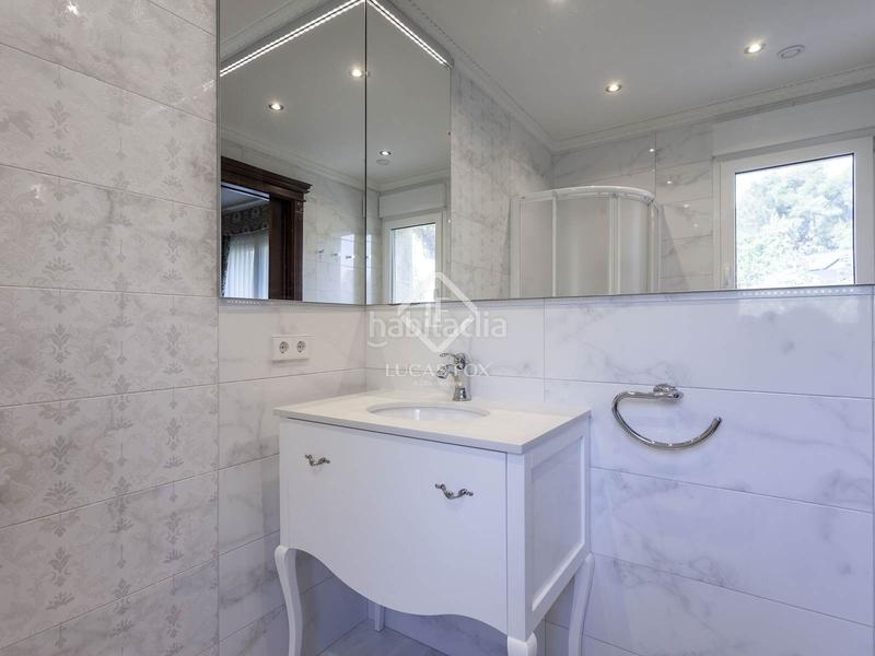 Foto 8e05adad-cdca-4904-89de-d42a686335e6. Xalet amb calefacció aparcament piscina a Rocafort