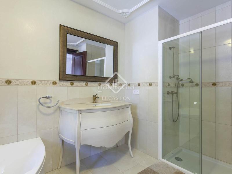 Foto 9f6fa808-2315-495b-b41e-a8aa8383c5a8. Xalet amb calefacció aparcament piscina a Rocafort