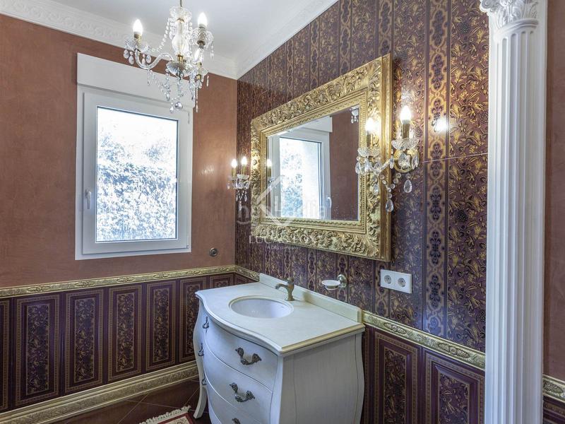 Foto cc63fc08-f380-4e53-86e3-83517f2d10b8. Xalet amb calefacció aparcament piscina a Rocafort