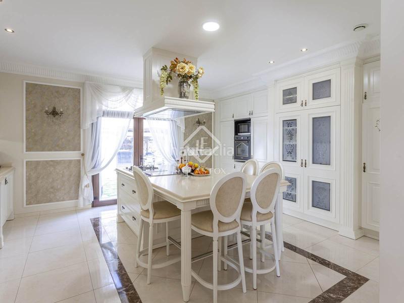 Foto e9f7eba9-9675-4573-8560-72d87f78c3aa. Xalet amb calefacció aparcament piscina a Rocafort