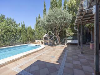 Chalet à La Cañada. Casa de 5 dormitorios en venta en la cañada, valencia