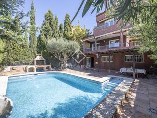 Chalet à La Cañada. Casa  villa de 5 dormitorios en venta en la cañada, valencia