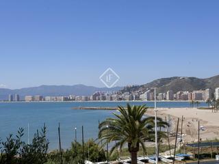 Chalet à El Faro. Villa de 4 dormitorios en venta en cullera, valencia