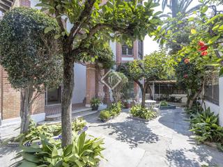 Chalet en Jaume Roig. Casa  villa en excelentes condiciones de 5 dormitorios con 60m t