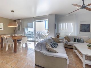 Pis a Mareny Blau. Piso en excelentes condiciones de 3 dormitorios con 12m terraza