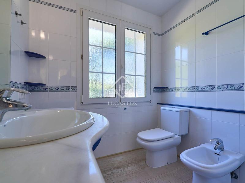 Foto 19ade678-d5ff-4ede-b502-4e40d26a91f4. Rent chalet with parking pool in Godella