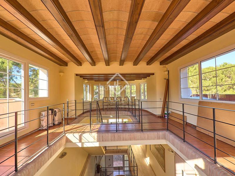 Foto 54b36403-be1b-4581-a843-07bbda918cb4. Rent chalet with parking pool in Godella