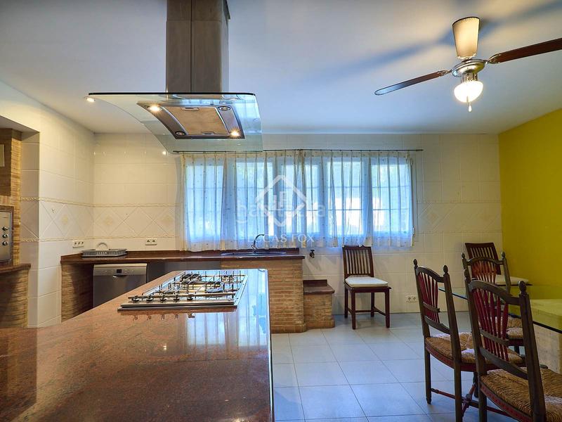 Foto 61feeb5a-f3ea-489e-9e0d-a23807462841. Rent chalet with parking pool in Godella