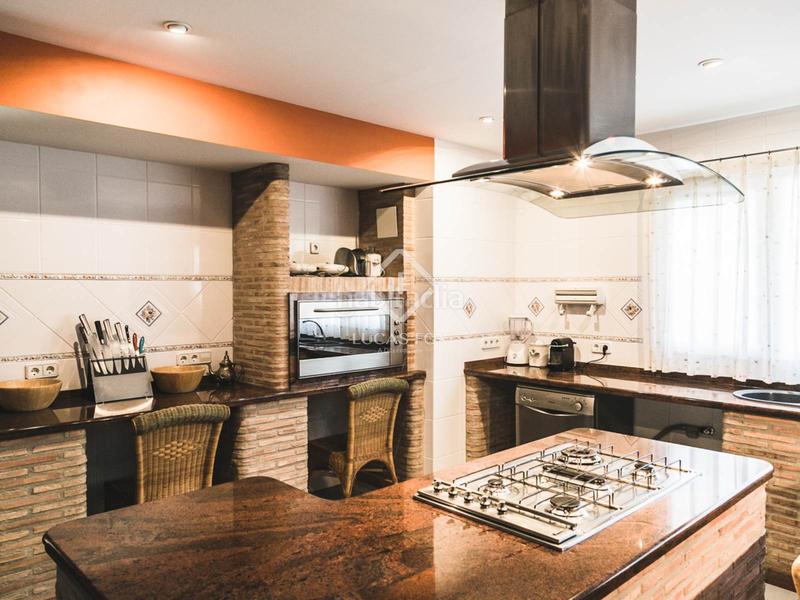 Foto cc2ed654-ba7e-4506-907a-f5f11053b264. Rent chalet with parking pool in Godella