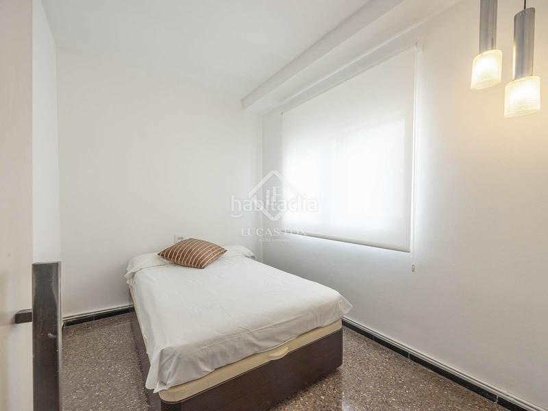 Foto 38a8f956-b84b-489e-82be-0131373f4912. Lloguer pis amb aparcament a Russafa Valencia