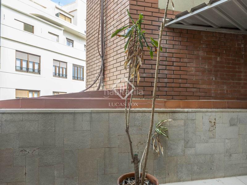 Foto 873c27a0-89a4-4a77-8237-597620f2987f. Miete etagenwohnung mit parking in Russafa Valencia