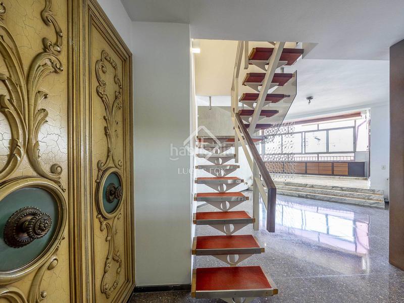 Foto 0d3c1ba1-6116-4b8f-885d-3420ebacee72. Rent flat with parking in Russafa Valencia