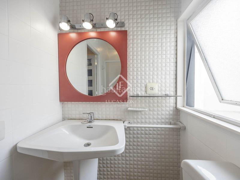 Foto 23ed38e0-b7c3-4b4e-bf18-a813094bf022. Rent flat with parking in Russafa Valencia