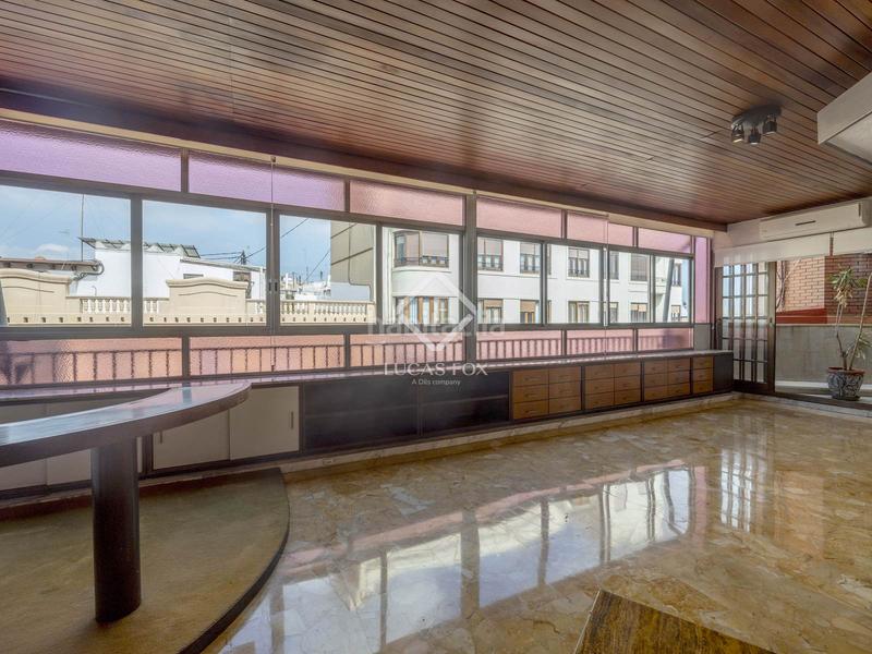 Foto 7501e8d8-413e-4d3d-b075-b9c2fd5152c7. Rent flat with parking in Russafa Valencia