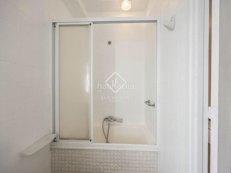 Foto 77f2e851-463b-4993-b3fd-118db469838a. Rent flat with parking in Russafa Valencia