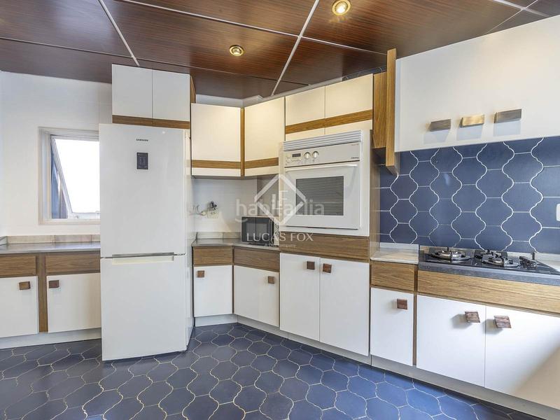 Foto 934a7e3b-ba64-454d-a36b-c497e2f4d805. Rent flat with parking in Russafa Valencia