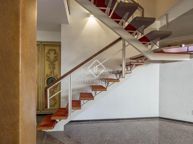 Foto b2b4403a-8796-4a0d-b146-c9e727d3104d. Rent flat with parking in Russafa Valencia