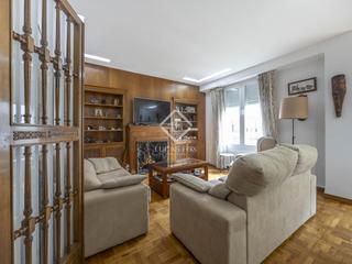Alquiler Piso en Gran Via. Piso sin amueblar de 4 dormitorios y 2 baños con cocina totalmen
