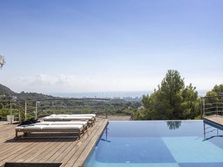 Xalet a Montornés-Las Palmas-El Refugio. Chalet en excelentes condiciones de 5 dormitorios en venta en la