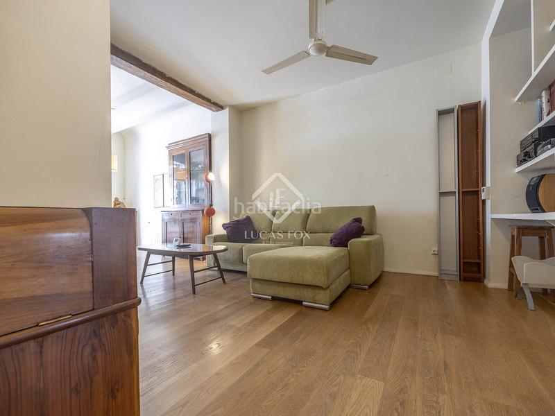 Foto 19a156fb-b107-4f89-abee-e642f03b3a6b. Piso encantador piso reformado con una amplia terraza soleada en venta en un edificio modernista en Valencia