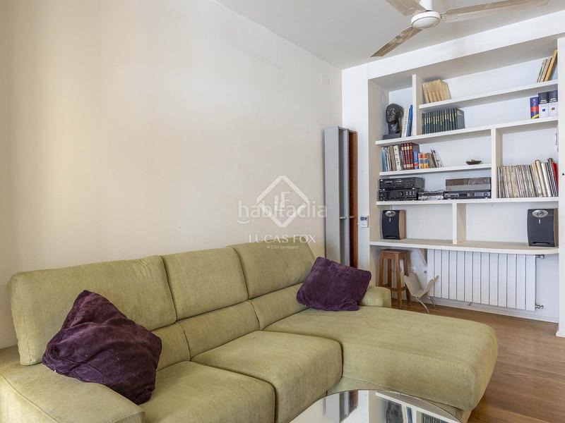 Foto 52276005-7769-4454-a550-5b1079d13fda. Piso encantador piso reformado con una amplia terraza soleada en venta en un edificio modernista en Valencia