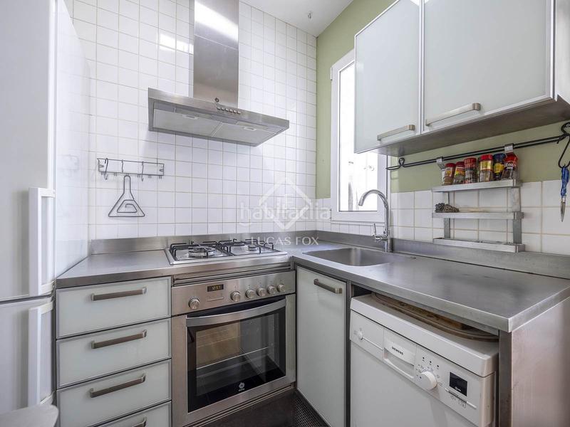 Foto 69bcaf49-c190-44f0-95fe-9227d2636232. Piso encantador piso reformado con una amplia terraza soleada en venta en un edificio modernista en Valencia