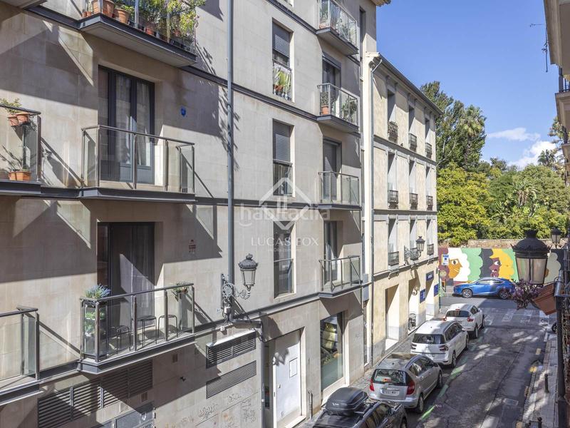 Foto 84c4155a-1ebe-4593-a930-362f3a9f392a. Piso encantador piso reformado con una amplia terraza soleada en venta en un edificio modernista en Valencia