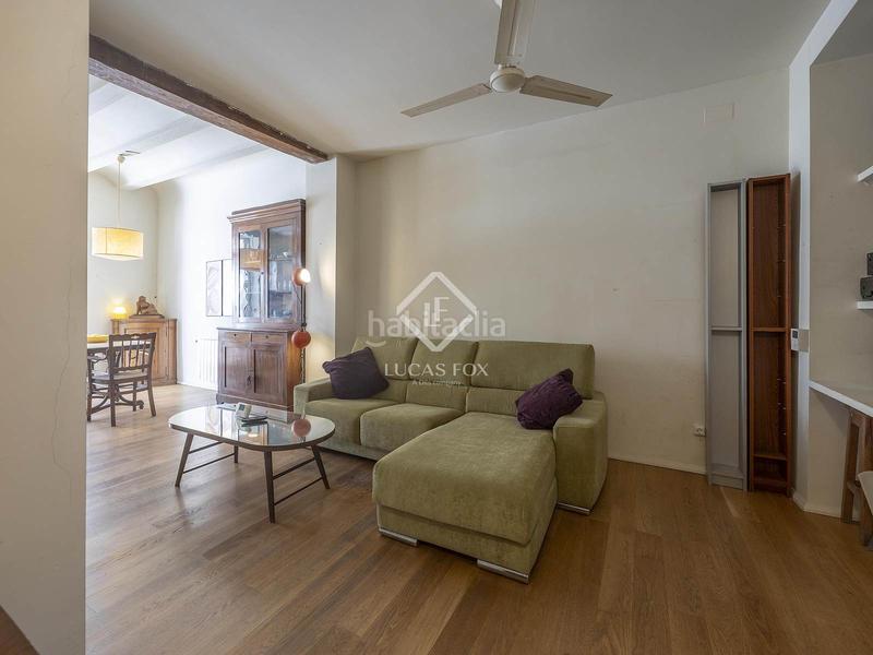 Foto 8cf45bff-9eba-40d4-82c9-be3e93cac2af. Piso encantador piso reformado con una amplia terraza soleada en venta en un edificio modernista en Valencia