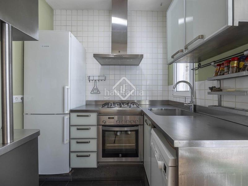 Foto 921dfe65-fb7e-4ca1-9999-e3316e0d2b81. Piso encantador piso reformado con una amplia terraza soleada en venta en un edificio modernista en Valencia