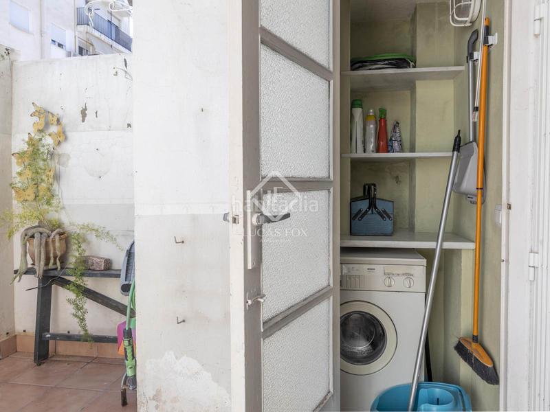 Foto b13986c6-af3d-4412-a7f6-e29177ab64ab. Piso encantador piso reformado con una amplia terraza soleada en venta en un edificio modernista en Valencia