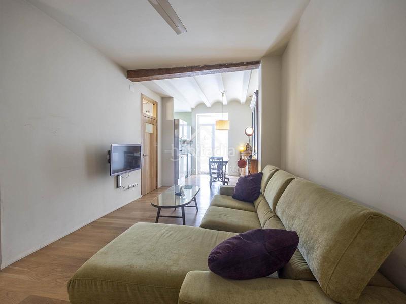 Foto ecffef50-8db2-4e93-94d3-77d50af78bce. Piso encantador piso reformado con una amplia terraza soleada en venta en un edificio modernista en Valencia