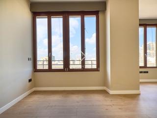 Alquiler Piso en Russafa. Exclusivo piso con reforma a estrenar de 3 habitaciones y calida