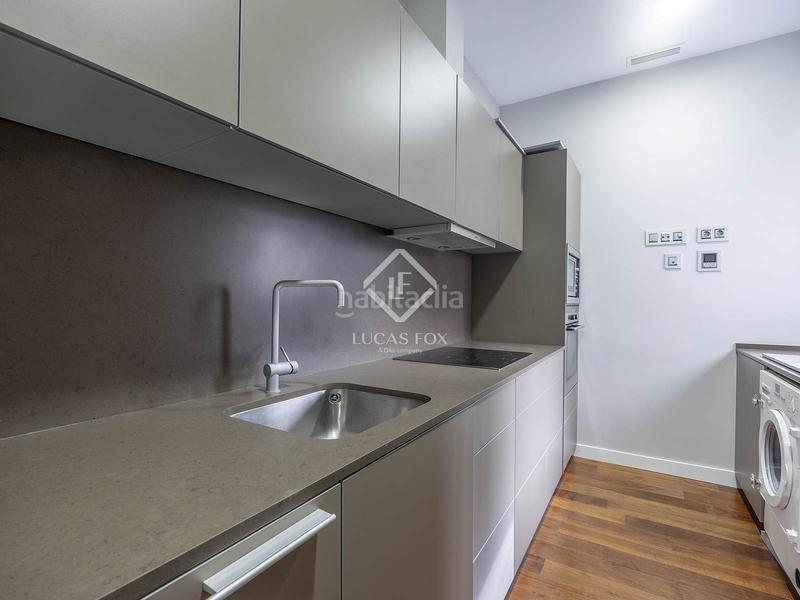 Foto 1d9e6b7a-6eb2-4db5-8cc3-edb339b75cca. Rent penthouse with heating parking in Sant Francesc Valencia