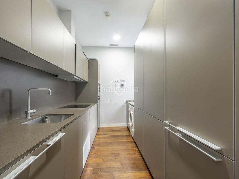 Foto 3fd7f35f-09ff-415b-87dd-4f3a9cc354c5. Rent penthouse with heating parking in Sant Francesc Valencia