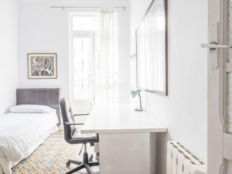 Foto 2239b3a3-87fd-408d-b04b-1b9310a8f62b. Rent flat in Gran Via Valencia