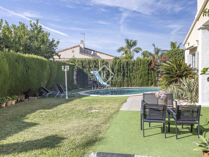 Foto 0468459c-f49f-49a5-a053-be996b5e8438. Xalet amb calefacció aparcament piscina a El Carme-Sant Agustí-Bonavista Eliana (l´)