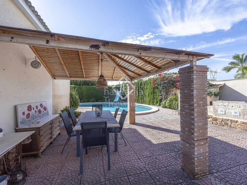 Foto 8359412e-b35e-4ad1-afa2-2171d6674683. Xalet amb calefacció aparcament piscina a El Carme-Sant Agustí-Bonavista Eliana (l´)